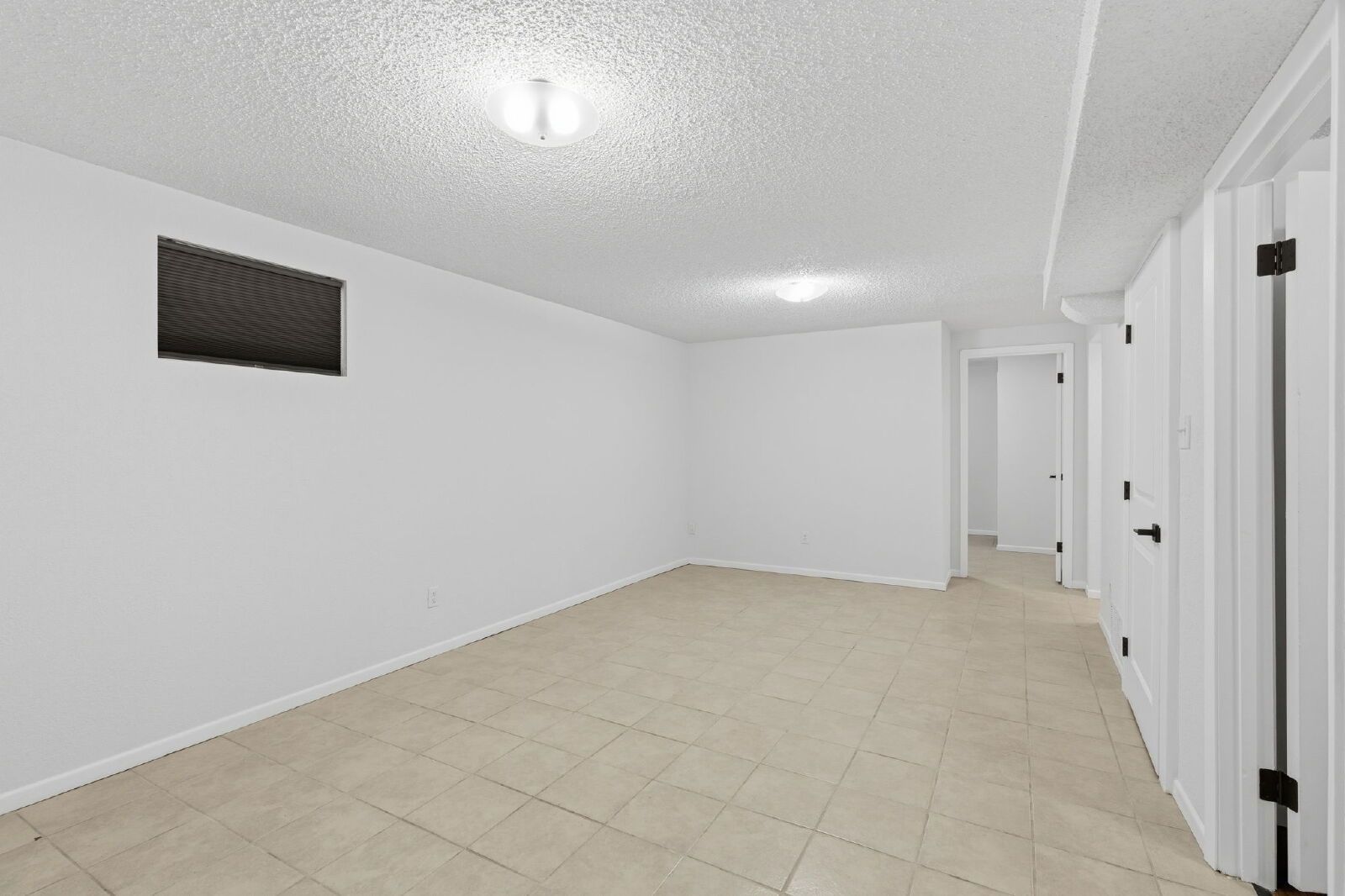 Charming Basement Apartment with Modern Finishes and Flat-Rate Utilities property image