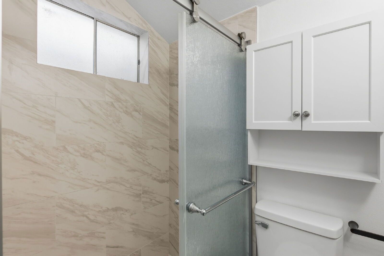 Charming Basement Apartment with Modern Finishes and Flat-Rate Utilities property image